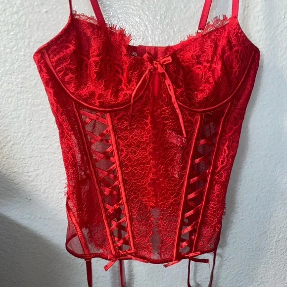 Lingerie - Picture 2 of 4